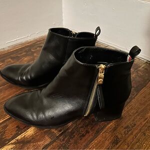 Tommy Hilfiger, leather ankle boots. Size 10